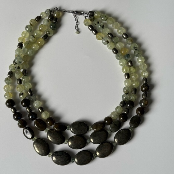 Chic Multi-Strand Beaded Necklace in Green and Black - Picture 1 of 8